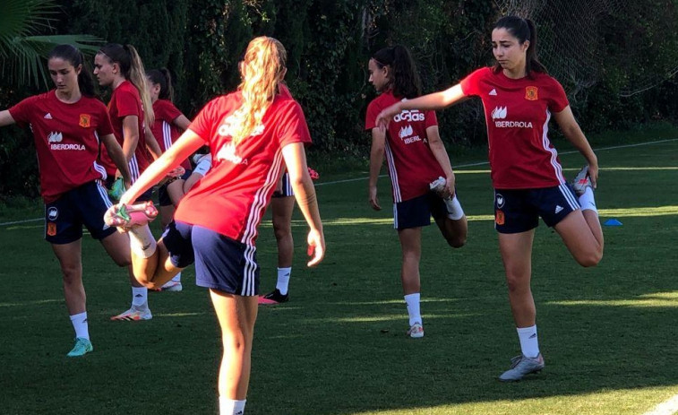 Primer entreno de Athenea y Eva Dios con sus selecciones