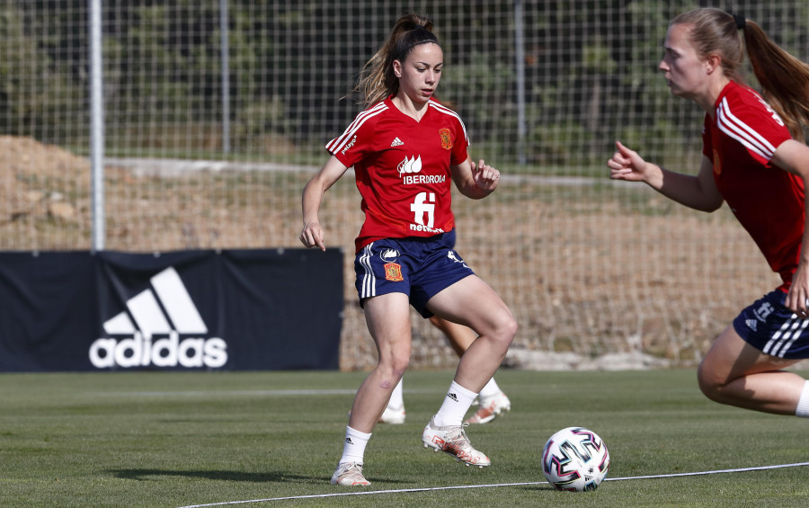 España renueva su plantel con juventud contra Bélgica