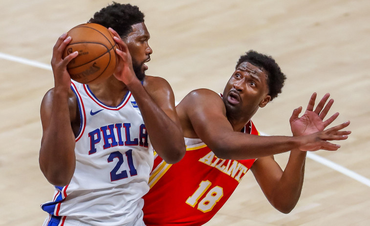 Los Suns acarician la barrida y los Sixers recuperan el factor cancha