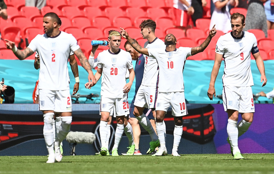 Inglaterra vence a Croacia y al calor (1-0)
