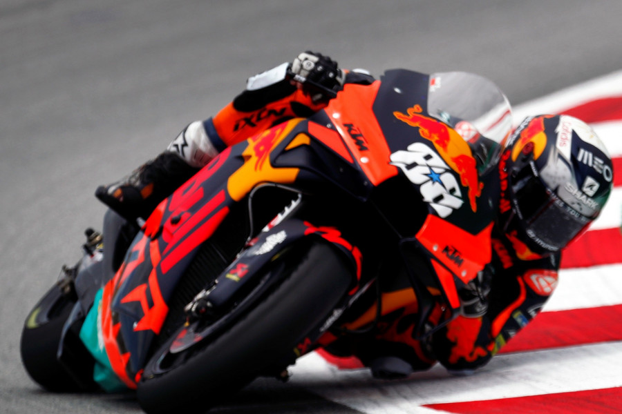 Oliveira, McPhee y Gardn dominan unos libres en Sachsenring con mejoría de Márquez