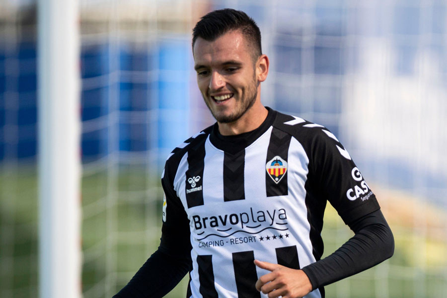 Adrián Lapeña: “Claro que me atrae el Depor, es un club importante”