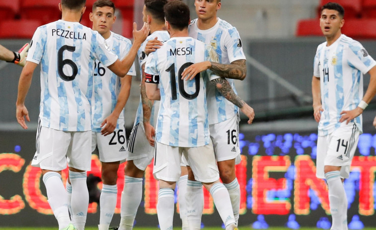 Argentina y Messi tumban a Uruguay y Chile derrota a Bolivia
