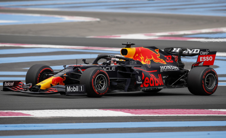 Verstappen bate a Mercedes con la pole y Sainz arrancará quinto