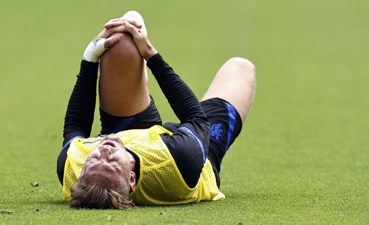 El sevillista Luuk de Jong deja la Eurocopa por una lesión en la rodilla