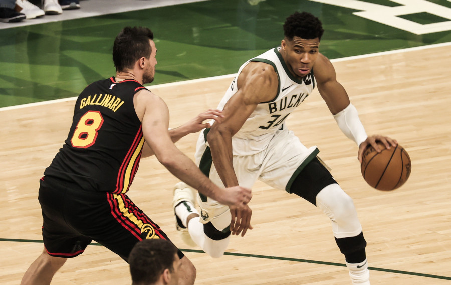 Los Bucks, todo en un cuarto