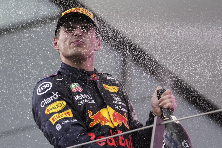Verstappen refuerza su liderato al ganar el Gran Premio de Estiria