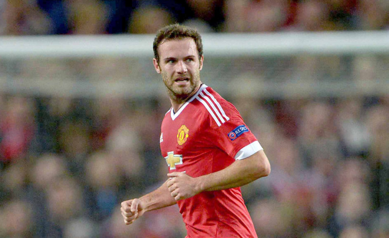 Juan Mata renueva una temporada con el Manchester United