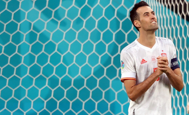 Busquets iguala a Zubizarreta como el quinto jugador con más partidos con España