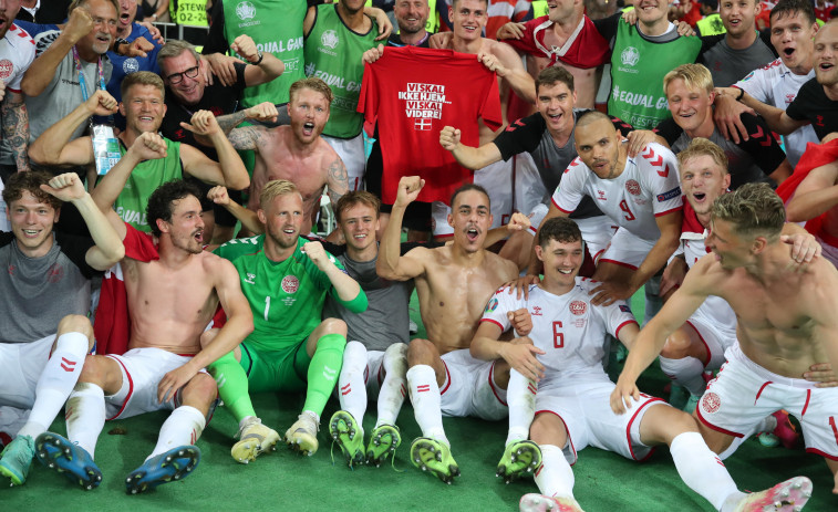 Dinamarca aplaca la reacción checa y se mete en semifinales