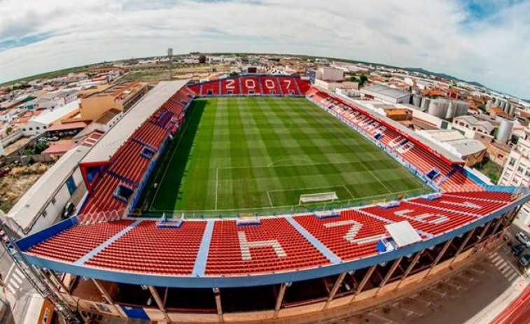 El Extremadura, único club de Segunda B en riesgo de descenso por impago a sus jugadores