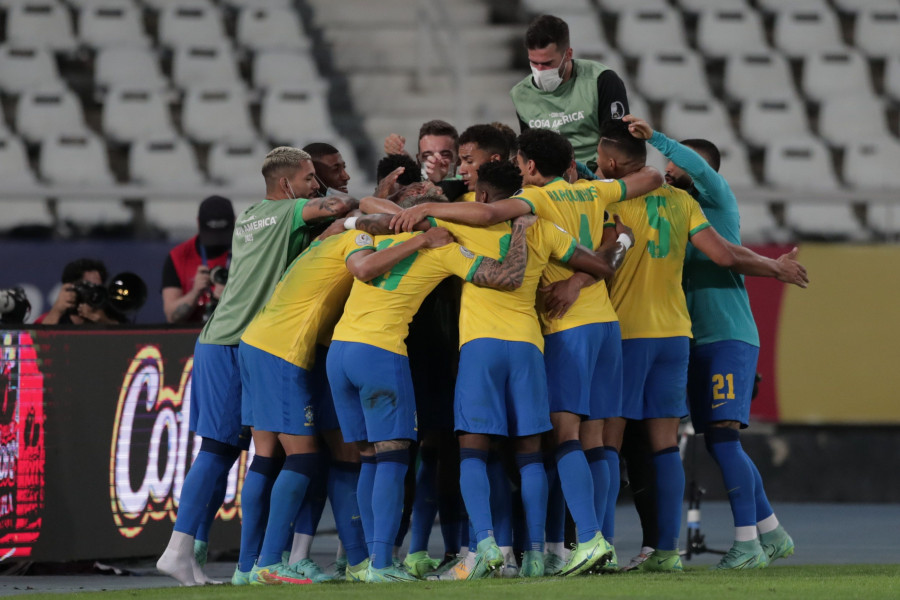 Brasil se mete en la final con un gol de Paquetá ante Perú