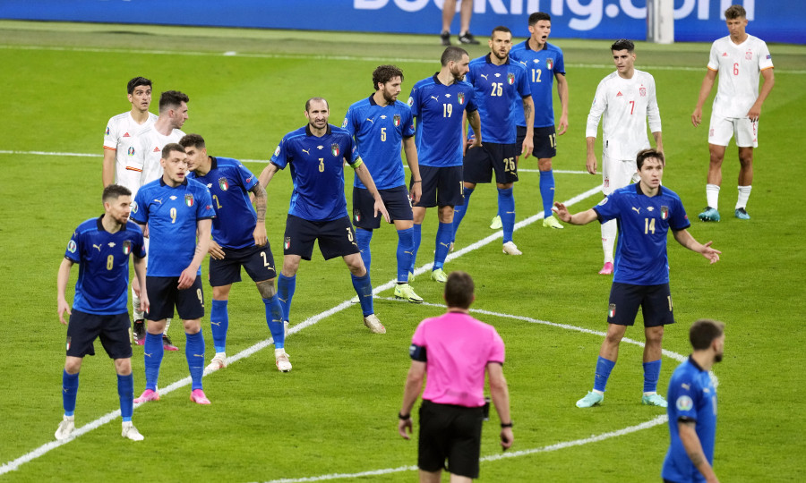 Los penaltis apean a la Roja