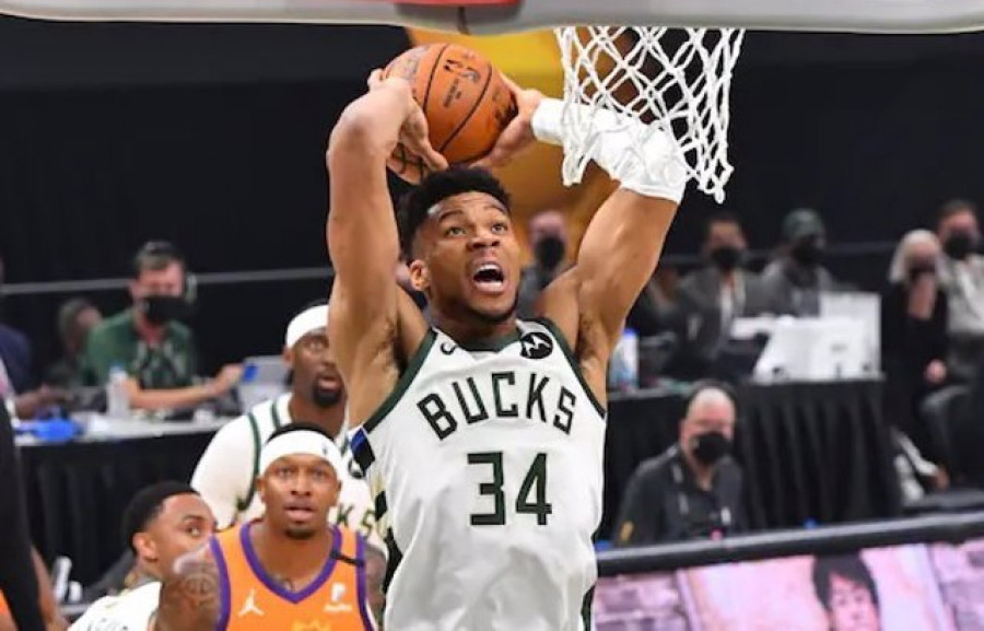 Los Bucks igualan las Finales apoyados en Middleton