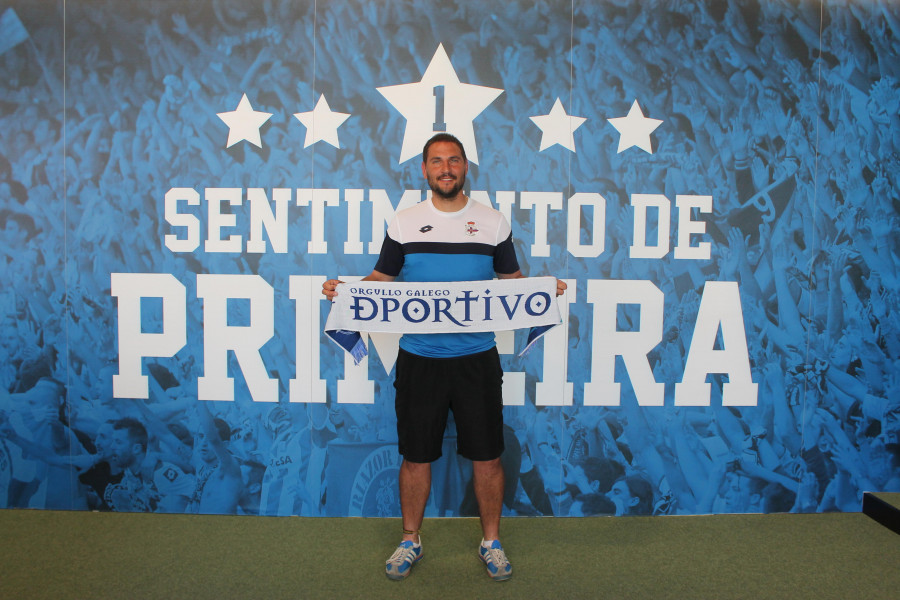 ​Manu Sánchez, cinco años vestido de corto en el banquillo del Depor Abanca