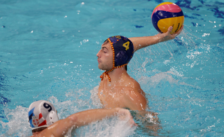 España debuta en waterpolo masculino con un triunfo ilusionante ante la campeona olímpica (12-13)