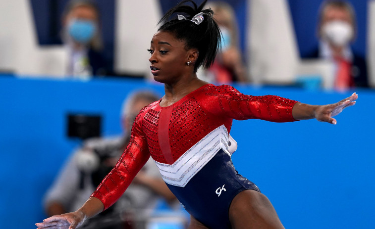 Simone Biles se baja también de las finales de salto y barras