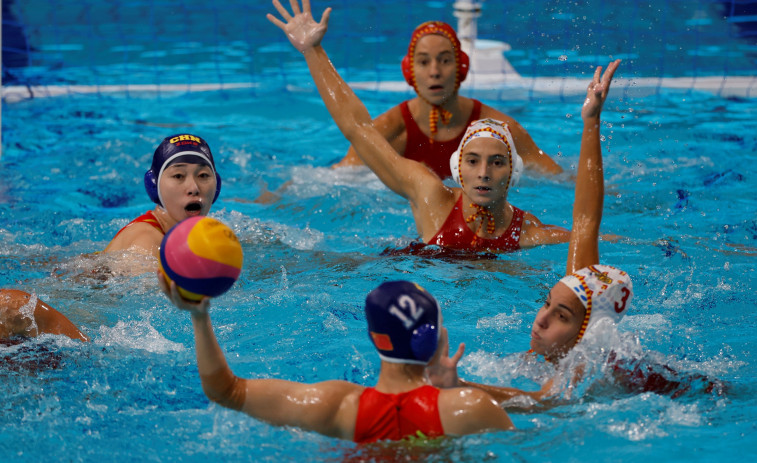 España alcanza sus segundas semifinales olímpicas de waterpolo femenino tras apear a China (11-7)