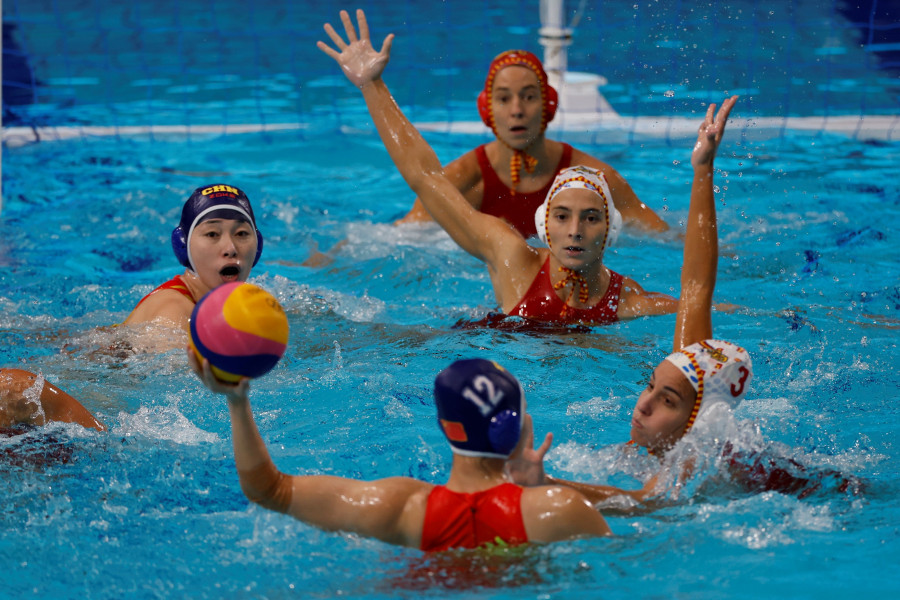 España alcanza sus segundas semifinales olímpicas de waterpolo femenino tras apear a China (11-7)