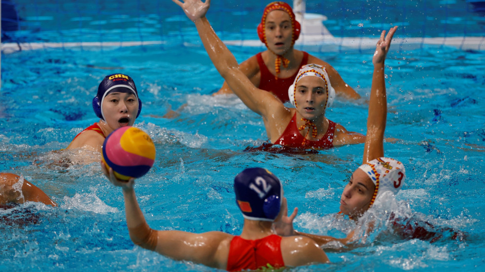 España alcanza sus segundas semifinales olímpicas de waterpolo femenino tras apear a China (11-7)