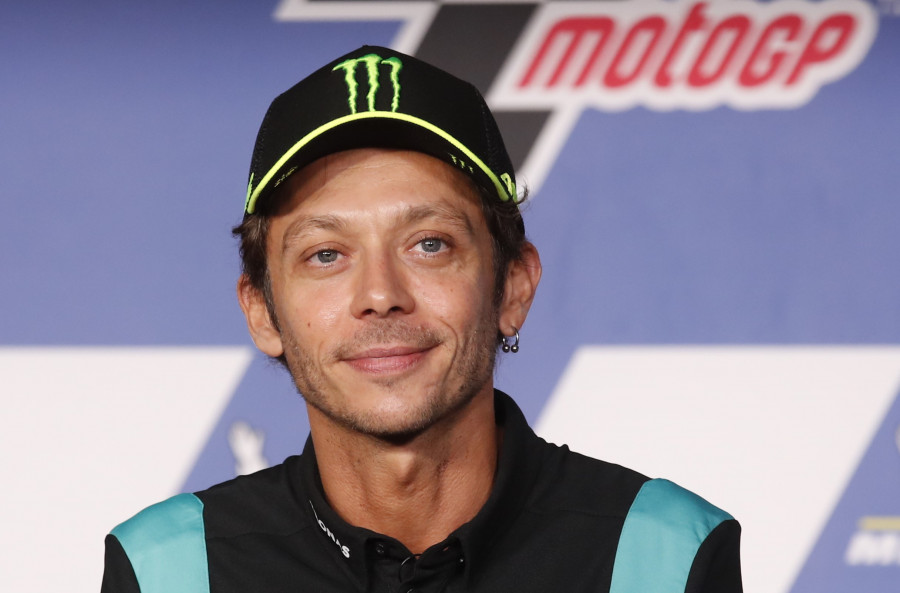 Valentino Rossi anuncia que ha sido padre