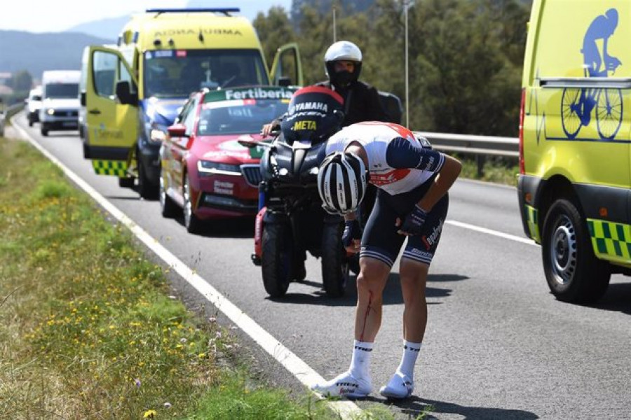 El italiano Ciccone abandona La Vuelta 2021 por una caída