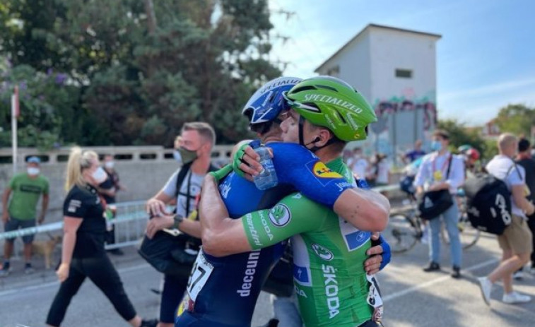'Hulk' Jakobsen se regala un triplete en La Vuelta para su cumpleaños
