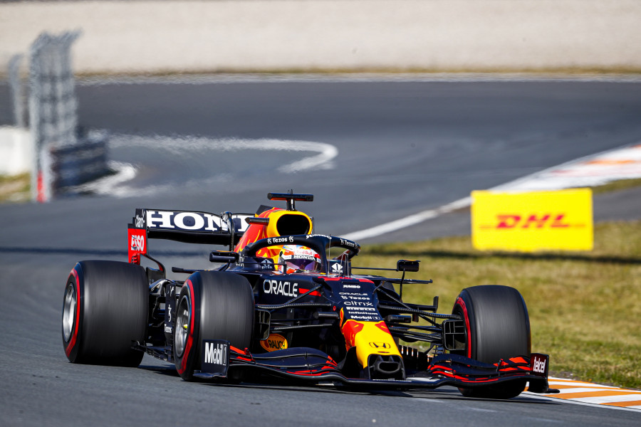 Verstappen desata la fiesta naranja en Zandvoort y se pone líder