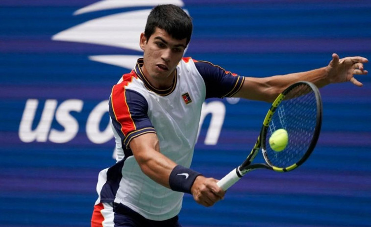 Alcaraz sobrevive; Muguruza se queda en octavos
