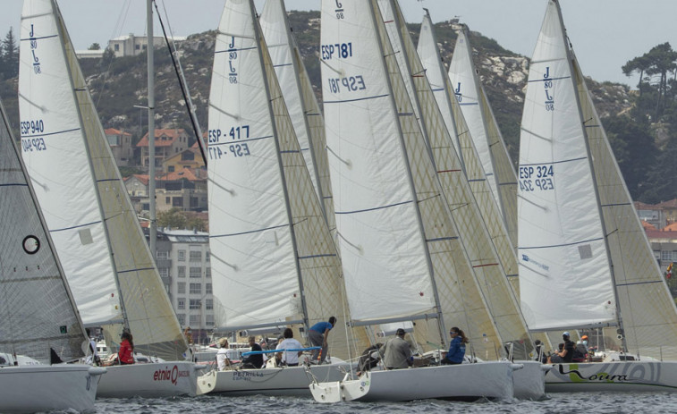 Guillermo Blanco gana el Trofeo Presidente  de la Xunta en J80