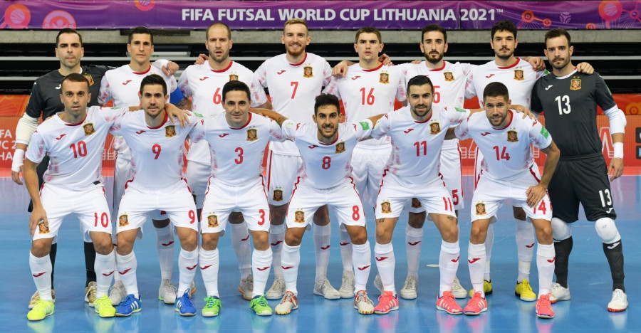España vence con solvencia  en su debut ante Paraguay