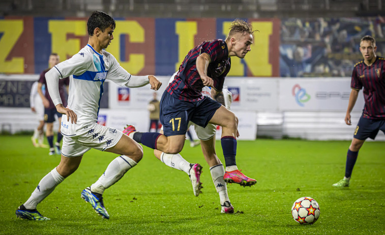El Deportivo se estrena en la Youth League con una severa derrota (3-0) ante el Pogoń Szczecin