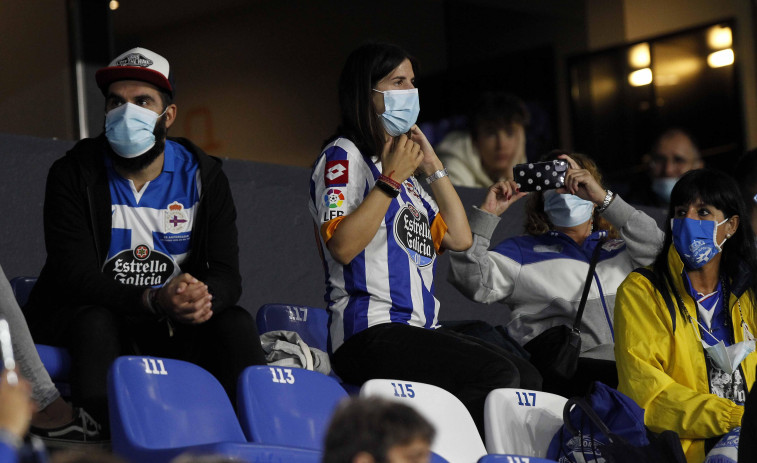 ​Los seguidores coruñeses no faltaron a su cita en el Abanca Riazor
