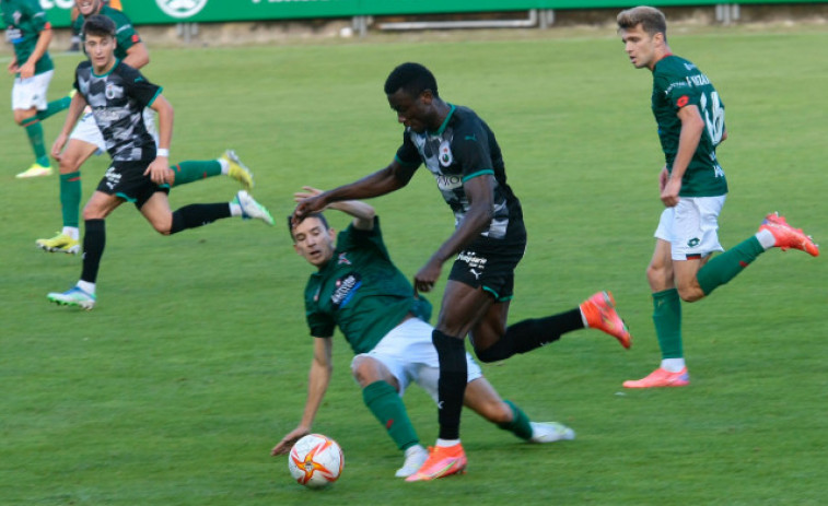 El Racing de Ferrol consigue un valioso empate ante su homónimo de Santander