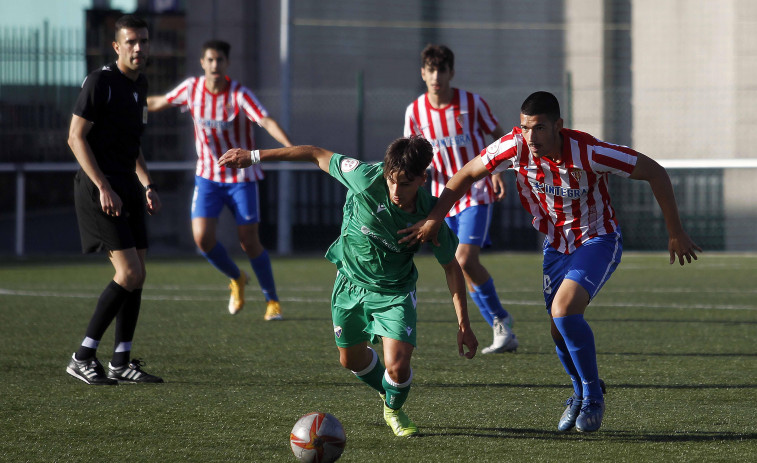 El Ural falla un penalti y empata en Pontevedra