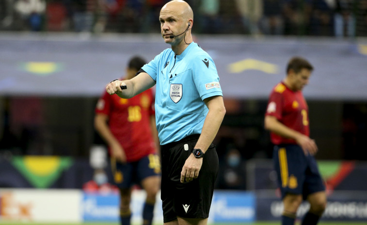 El árbitro Anthony Taylor pasa a la 'leyenda negra' de España