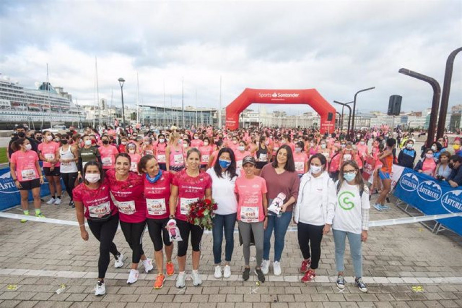 Más de 2.500 participantes participan en A Coruña en la Carrera de la Mujer
