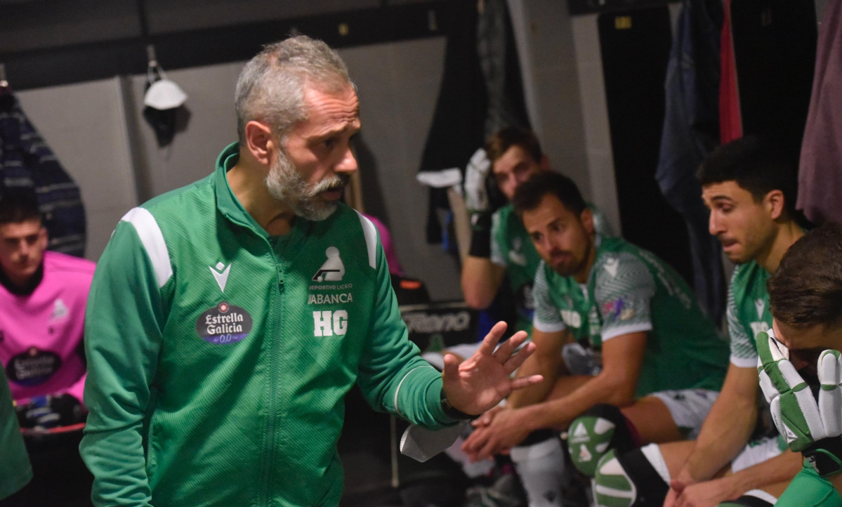 Juan Copa entrenador del  Deportivo Liceo