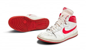 Subastan por 1,5 millones de dólares unas zapatillas de Michael Jordan de 1984