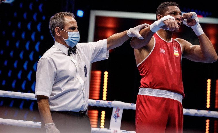Enmanuel Reyes, a octavos de final del Mundial por unanimidad