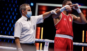 Enmanuel Reyes, a octavos de final del Mundial por unanimidad