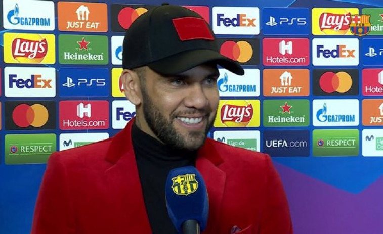 Dani Alves será presentado este miércoles en el Camp Nou