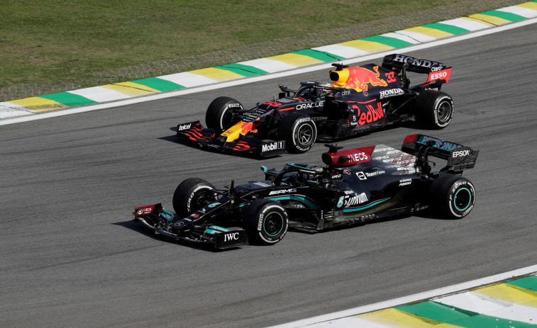 Masi admite que no se revisaron las cámaras 'on board' de Verstappen y Hamilton