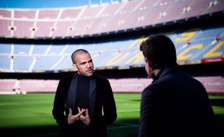 La 'locura' de Alves en el Camp Nou: 