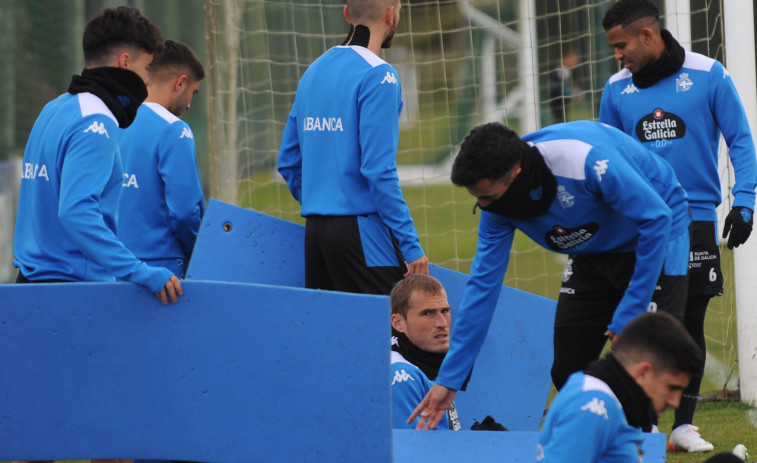 El Depor retoma los entrenamientos en Abegondo tras hacer PCR a la plantilla