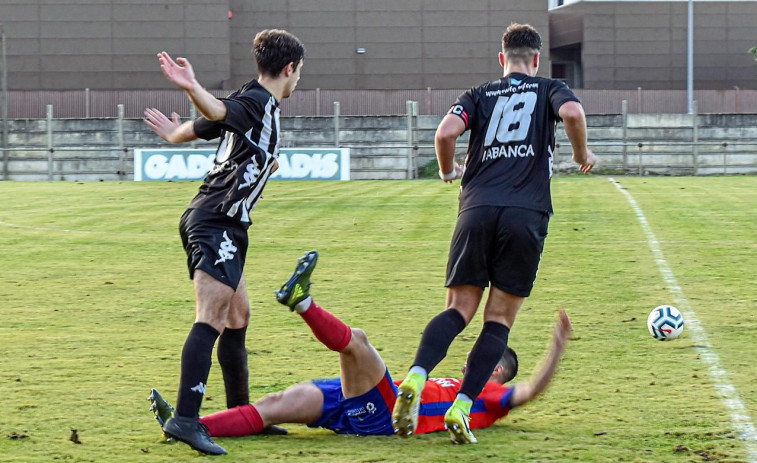 El Victoria extiende el periscopio