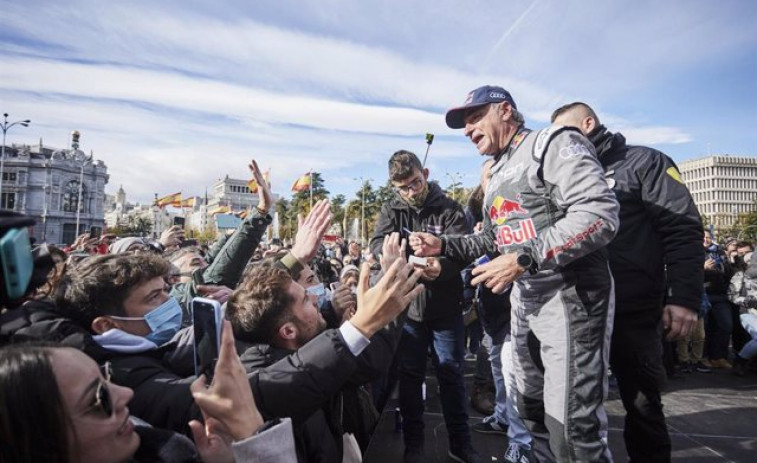 40.000 personas acompañan a Carlos Sainz en su exhibición en Madrid