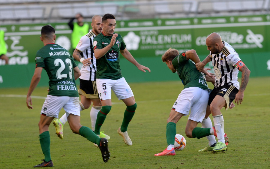 Quique Fornos: el Ayuntamiento "no deja hacer lo que quiere" el Racing de Ferrol