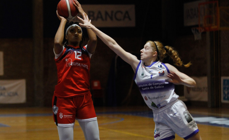 El Maristas triunfa en el derbi apoyado en una gran primera mitad