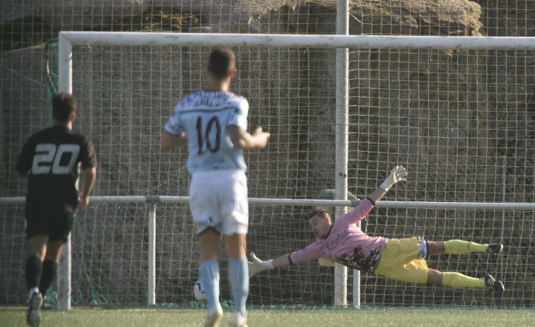 Un gol de Javi Sande rompe la racha negativa del Victoria